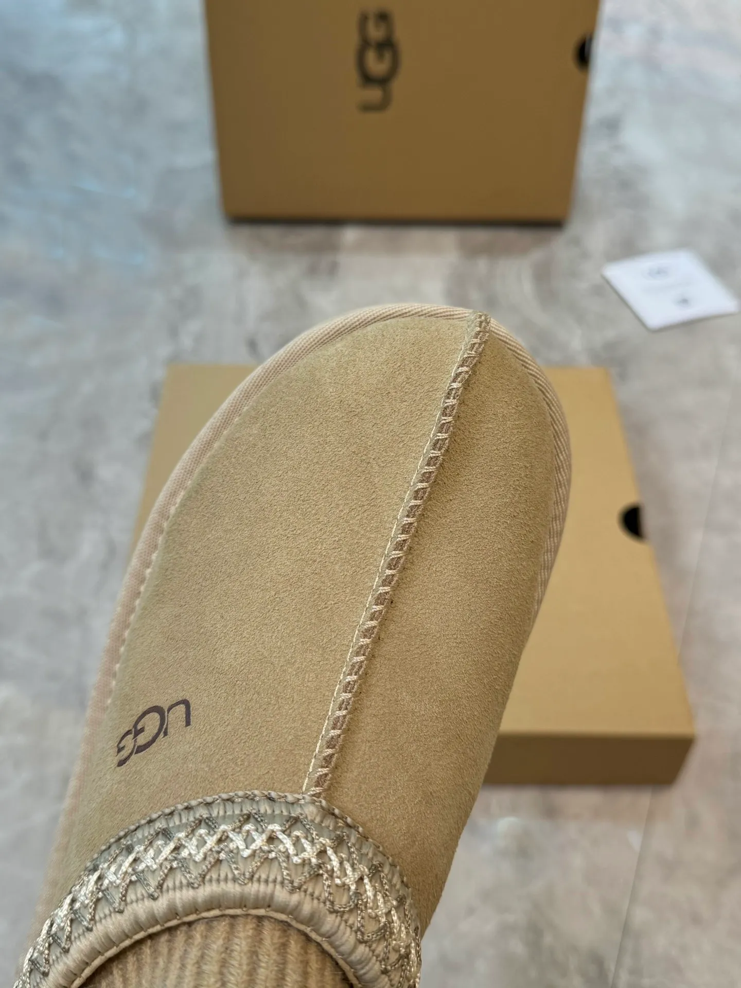 Self-pickup 💰520 New snow boots 1125956 Ethnic style plus sock cover, the sock cover is inserted into the wool. The surface is made of imported silk cow suede, and the inner part is made of Longfeng fur. Foam outsole has light anti-slip characteristics. Four colors, 35-40